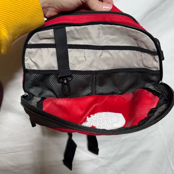 EUC The North Face Red and Black Men's Bag (3ac) - Picture 5 of 6